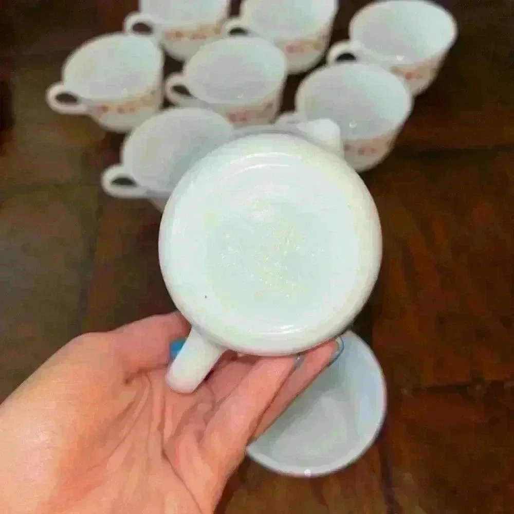Set of vintage Pyrex mugs and milk pour
